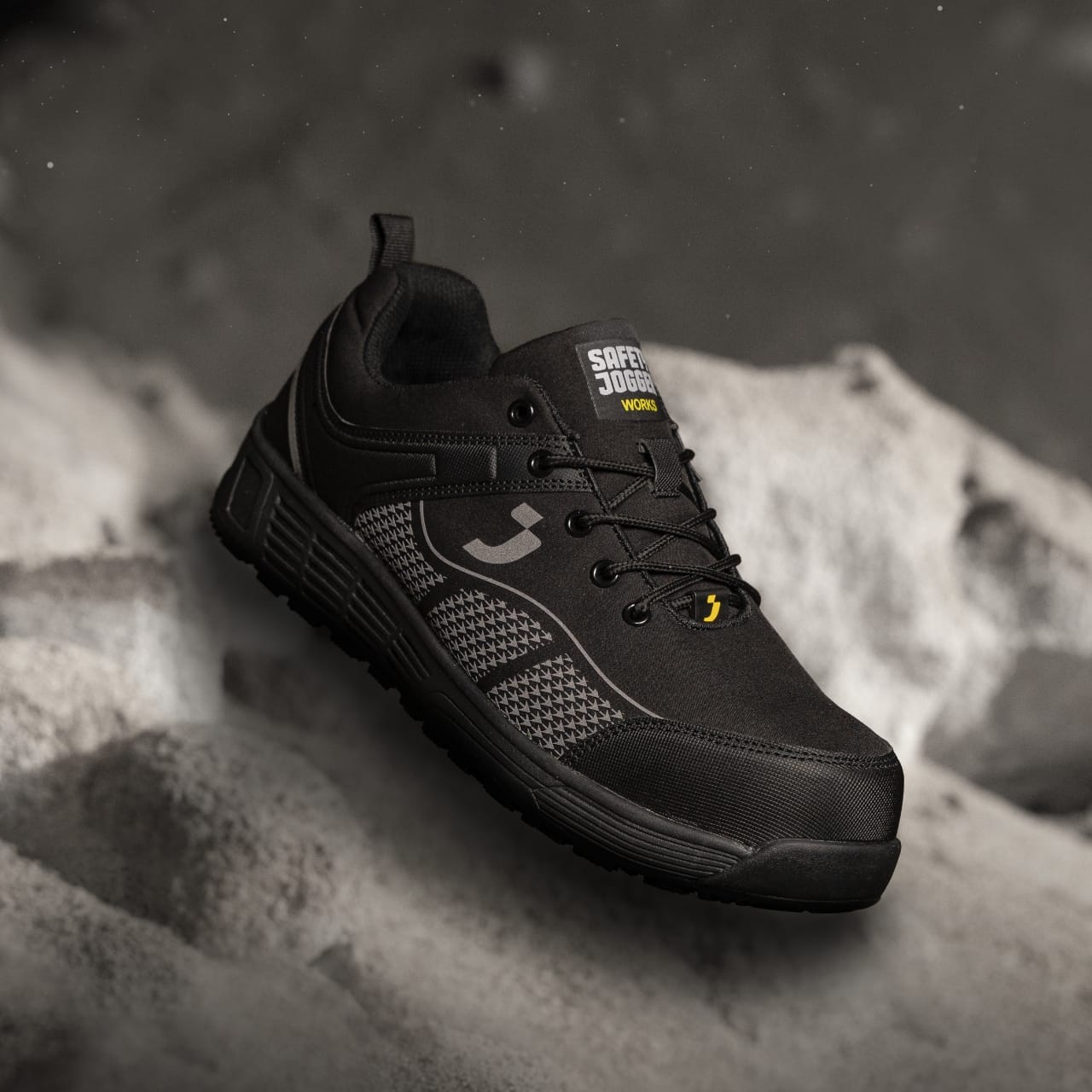 Buy Low-cut safety shoes, S1P Jogger One Fresh online