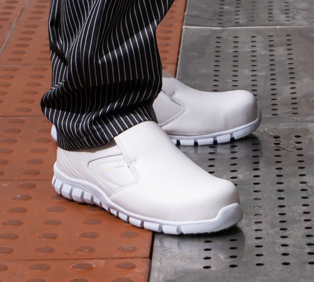 Slip on work shoes for the food industry Safety Jogger